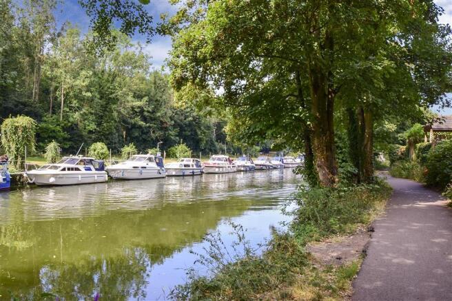 Surrounding Area - River Walks