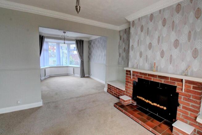 Lounge/dining area