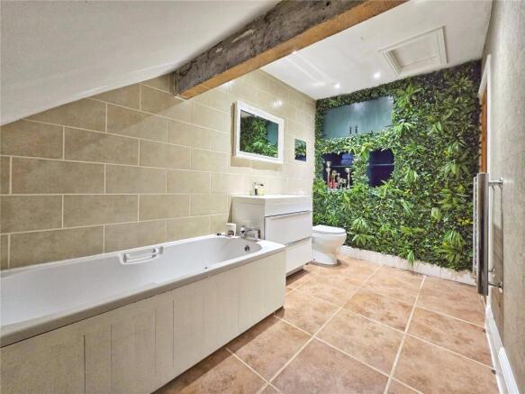 En-Suite Bathroom