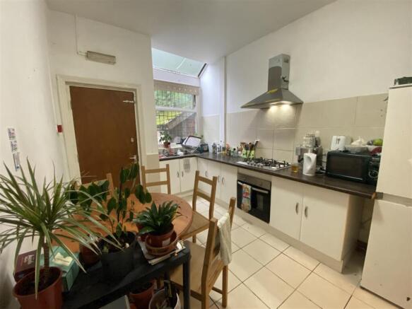 53bfr.dining kitchen.JPG