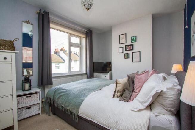 bedroom.jpg