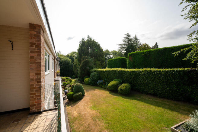 2 bed Apartment for sale Image 7