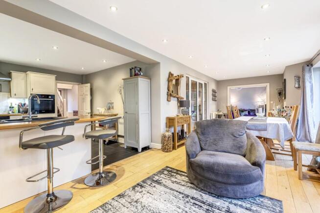 Kitchen/Dining