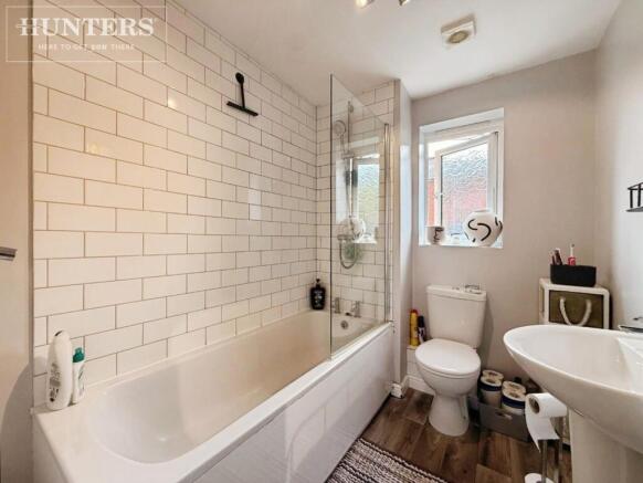 2 bed Semi-Detached to rent Image 11