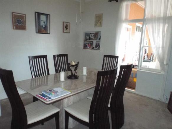 DINING ROOM: