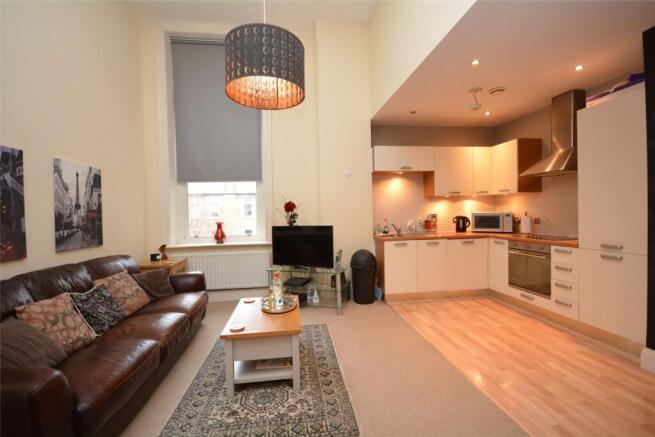 2 bed Apartment for sale Image 5