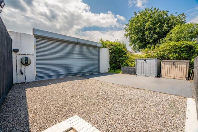 St Martins Road, Caerphilly, Hern Crabtree (34).jp