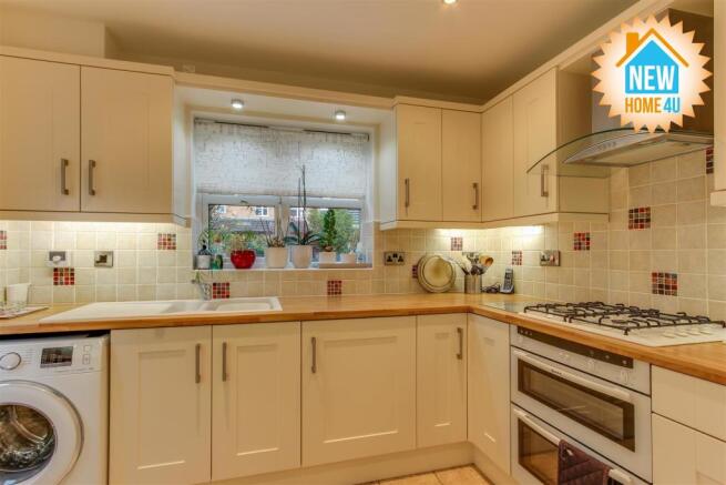 KITCHEN / DINING ROOM: