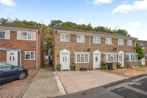 Arethusa Way, Bisley, Woking, Surrey, GU24