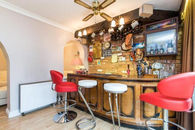 Bar& Dining Area