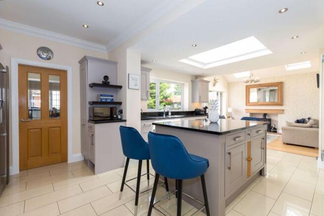 *Kitchen
