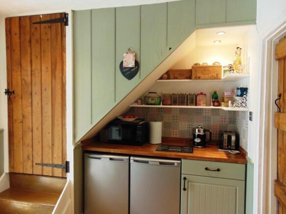 Understairs Stora...
