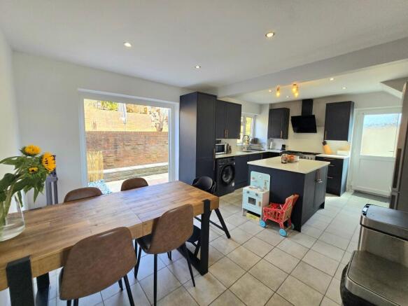 KITCHEN/DINER