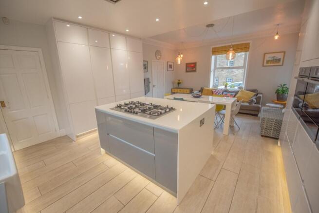 4 bed Detached for sale Image 5