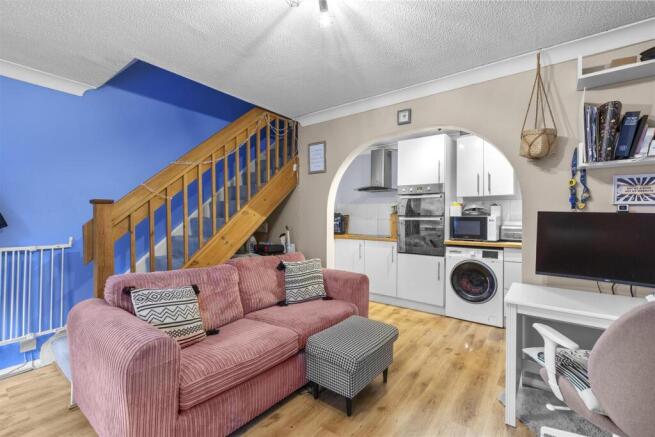 46 Lawsone Rise, HP13 5NS-6.jpg