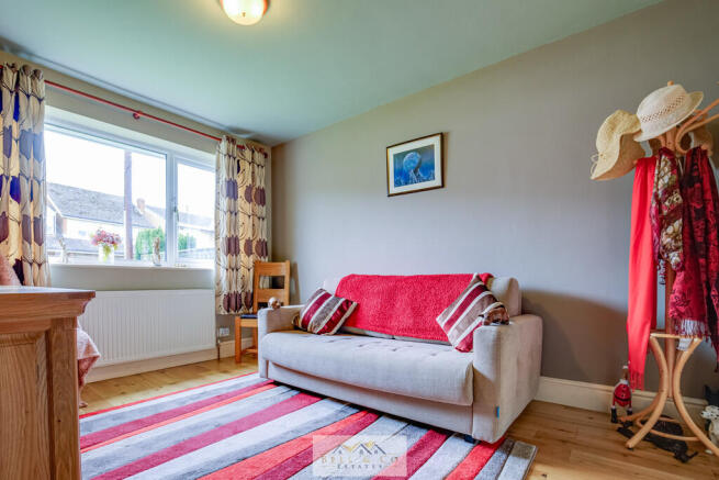 5 bed Detached Bungalow for sale Image 12