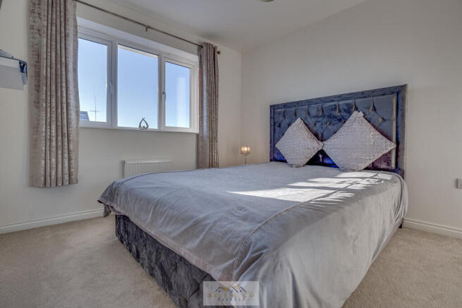 4 bed Detached for sale Image 11