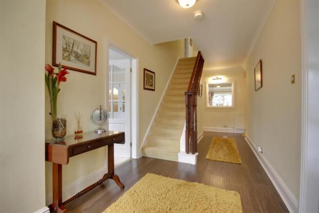 4 bed Detached for sale Image 11