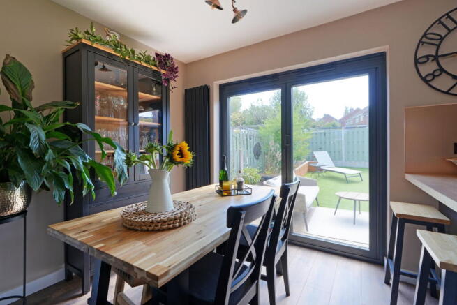 4 bed Semi-Detached for sale Image 6
