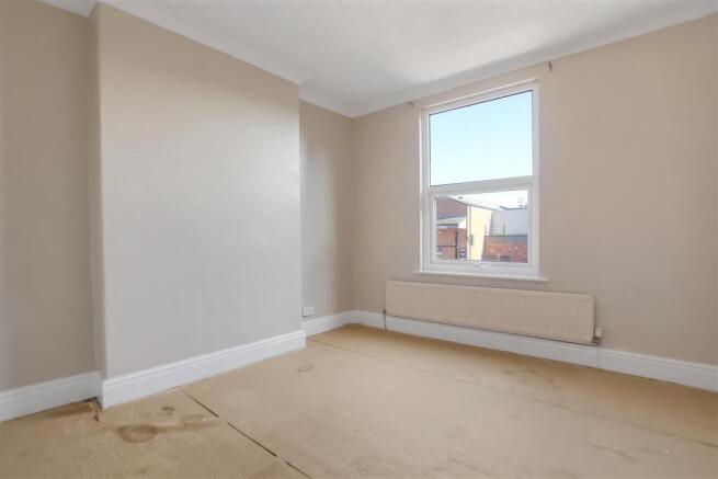 3 bed Semi-Detached for sale Image 8
