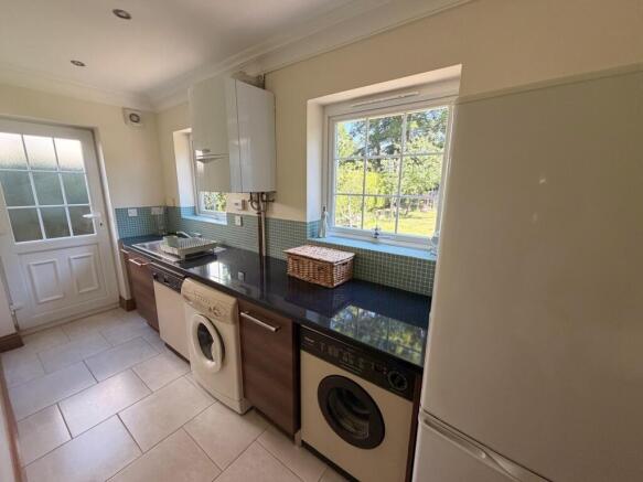 4 bed Detached for sale Image 10