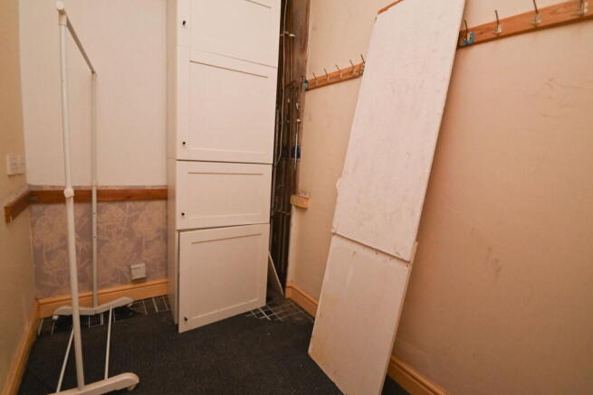 5 bed Semi-Detached for sale Image 11