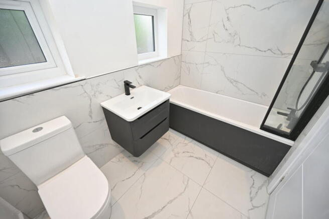 3 bed Semi-Detached for sale Image 12