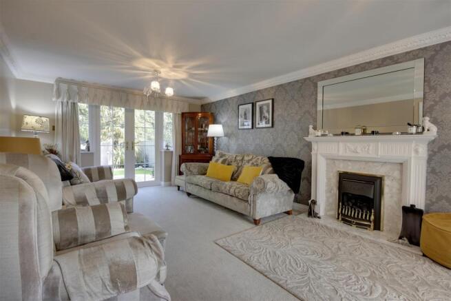 Lounge - Alternative View