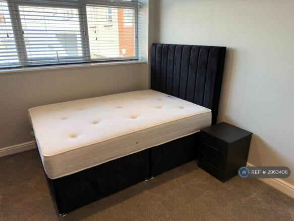 Studio to rent Image 5
