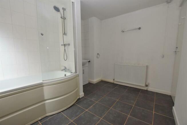 bathroom2.JPG