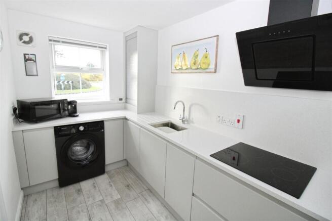 3 bed Terraced for sale Image 6