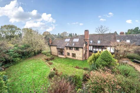 Green Lane, Green Cross, Farnham, Surrey, GU10