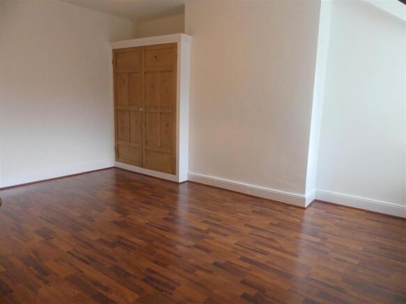 2 bed Apartment to rent Image 12