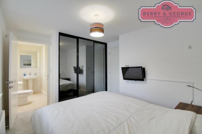 MAIN BEDROOM