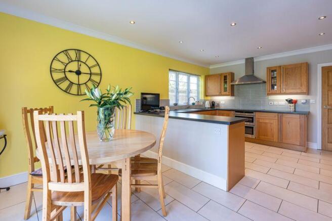 Kitchen / Brea...