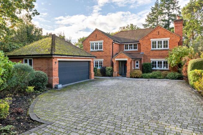 Upper Chobham Road