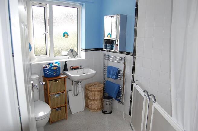 SHOWER ROOM