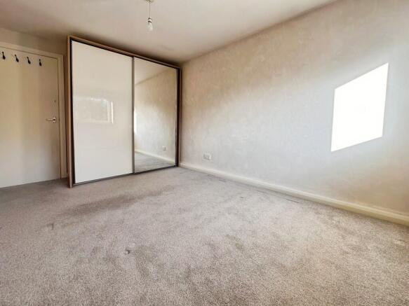 2 bed Maisonette to rent Image 5