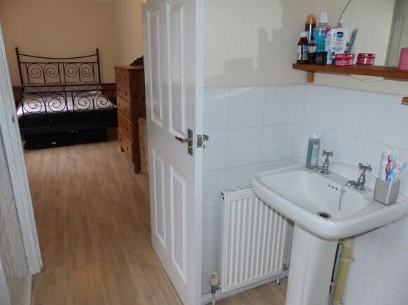 En-Suite Bathroom
