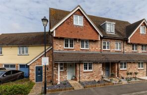 37, Woodlands Way, Hastings TN34 2FT