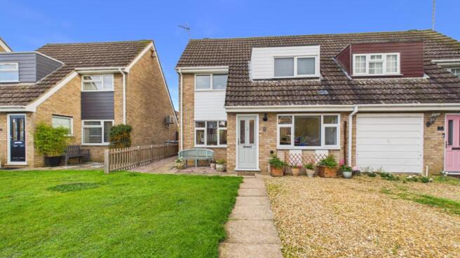 3-bed semi-detached on Thyme Avenue, Market Deeping, Peterborough, £265,000