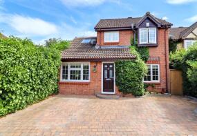 44, Regency Gardens, Walton-on-thames KT12 2BE