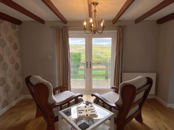 25 Heol Llanelli snug.jpg
