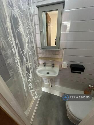 1 bed House Share to rent Image 5