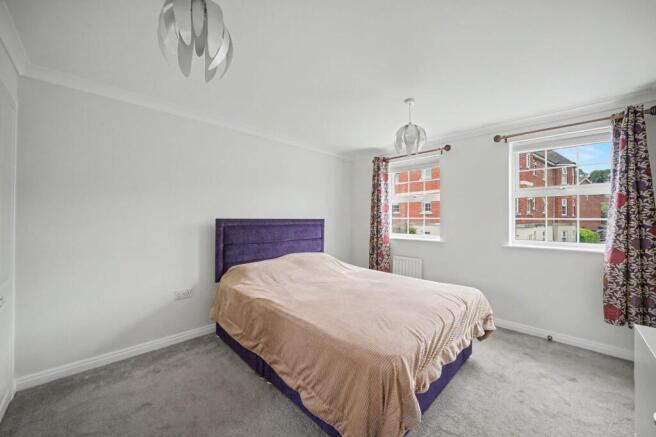 5 bed Detached for sale Image 12