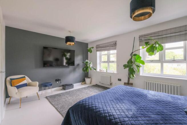 4 bed Terraced to rent Image 5