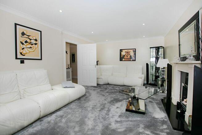 Hammondstreet Road - Living Room