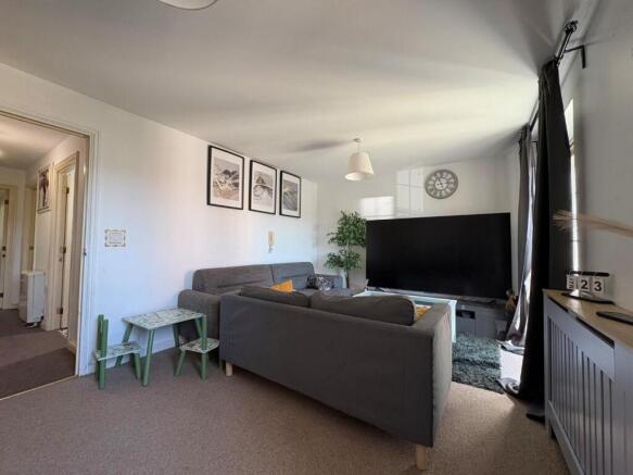 Living room 3.jpg