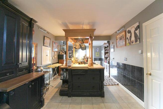 DINING KITCHEN