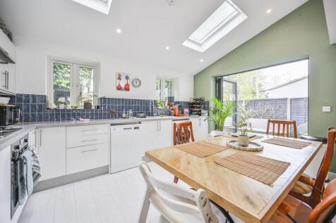 Upper Walthamstow Road, Walthamstow, London, E17
